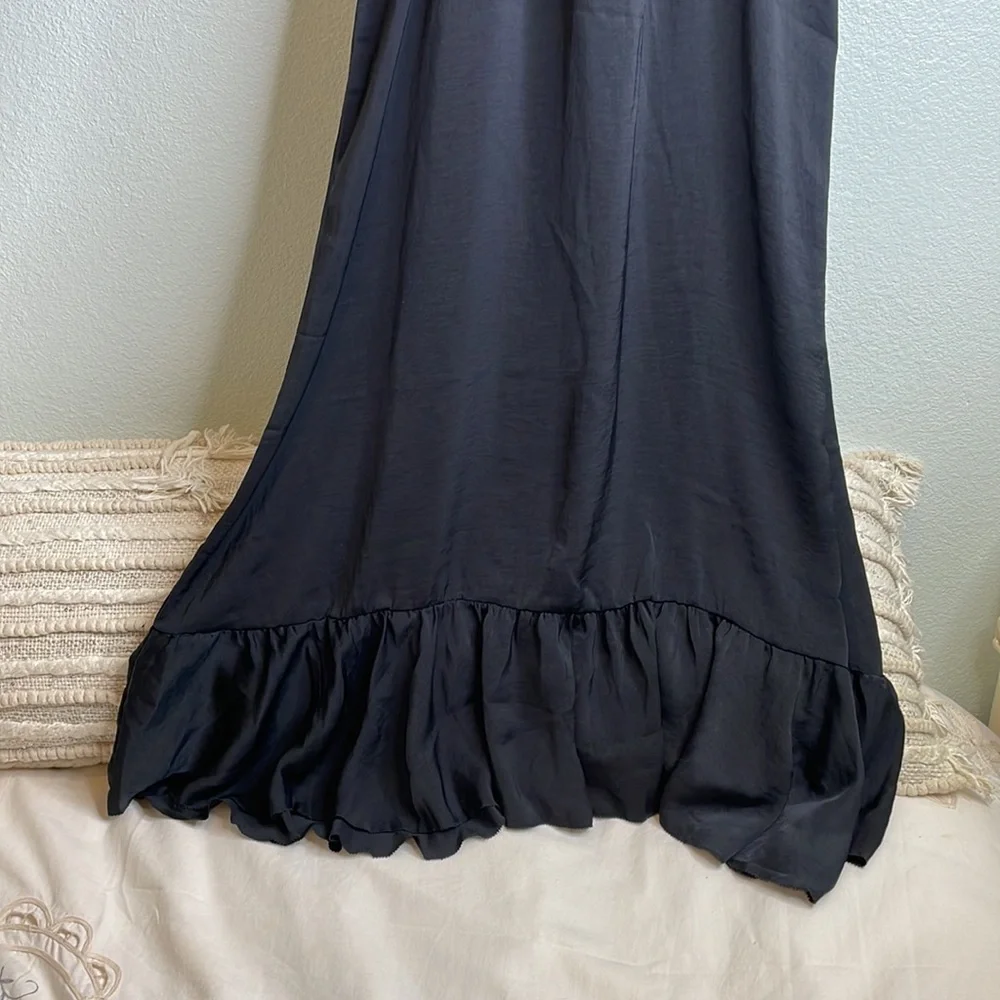 Avec les Filles Joyce Azria surplice flowy silky midi dress - Picture 4 of 7